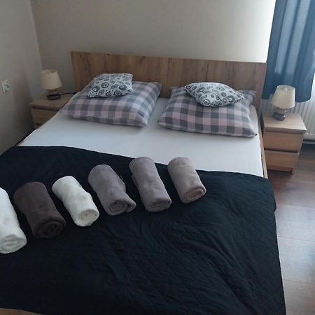 Czarna Owca- Pokoje Goscinne Gniezno Exterior foto